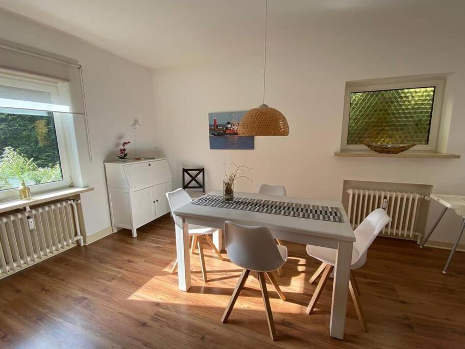 Feddersen Living Grosse Ferienwohnung - Garten - Terrasse - Smart Tv - Netflix Brunsbuttel Kültér fotó